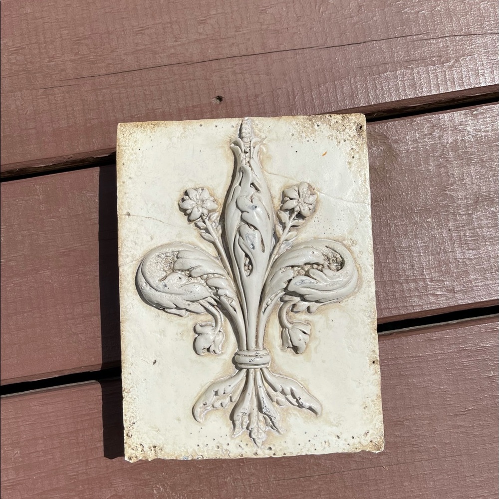 Sid Dickens “Heraldry” tile. Retired (T-204)